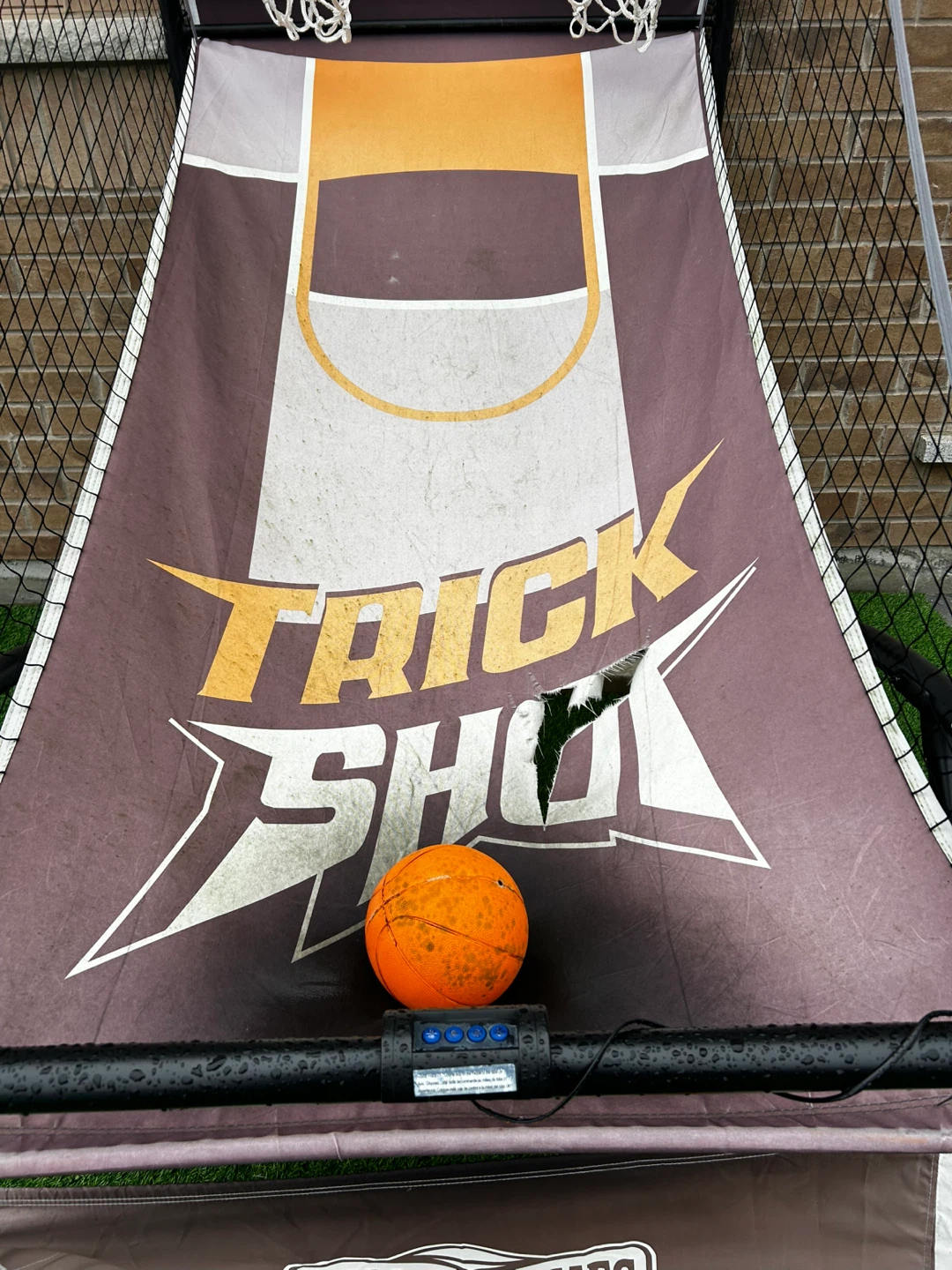 Hall of Games Trick Shot Basketball Arcade Game - photo 2