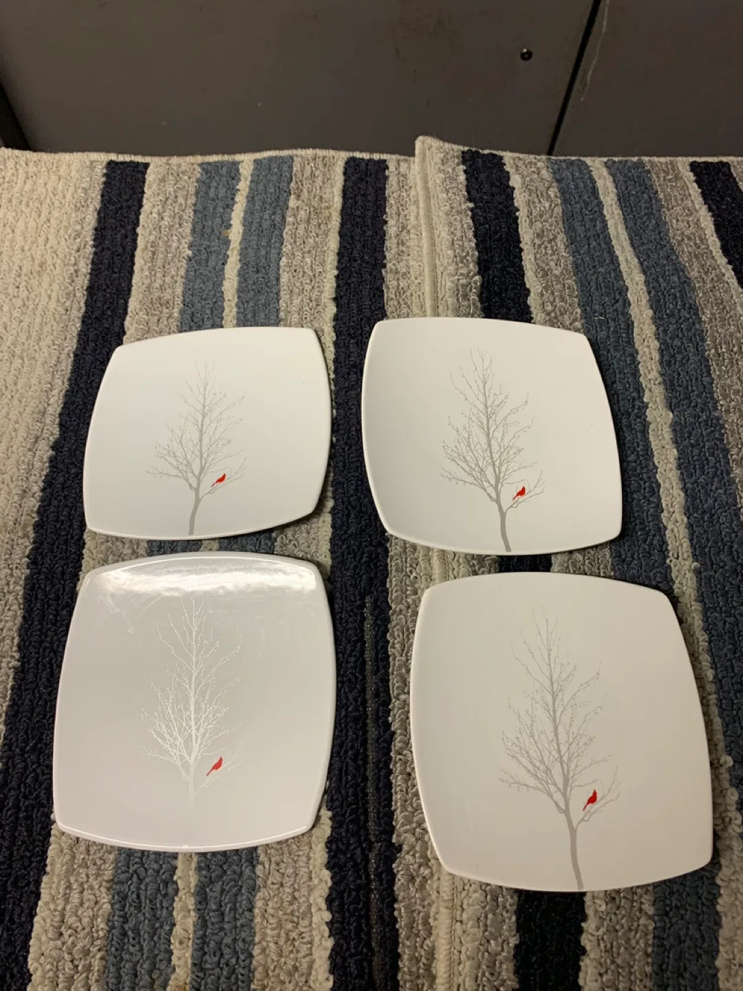 222 Fifth Winter Cardinal Fine China Plates (Set of 4) thumbnail