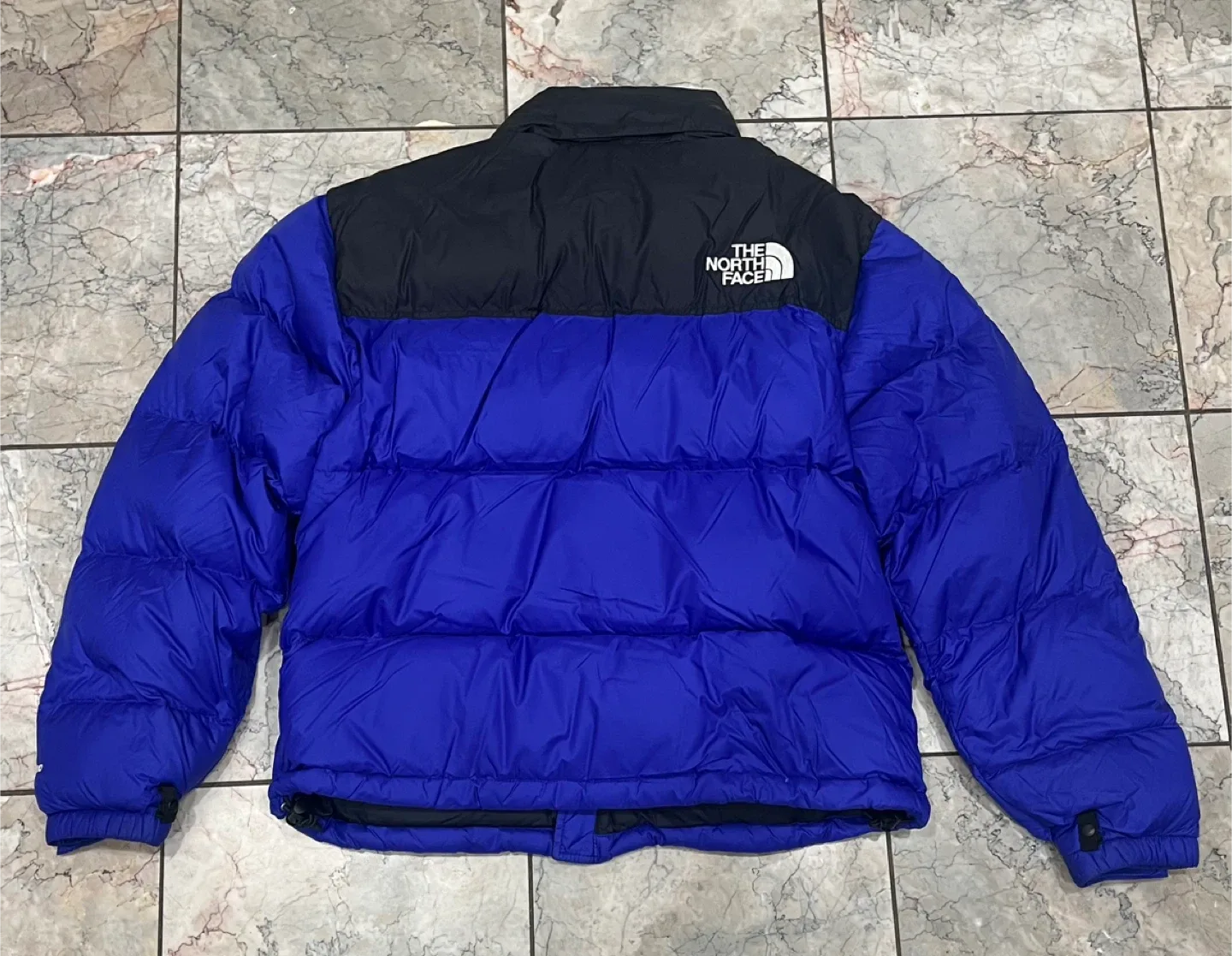 The North Face Puffer Jacket - Size M image indicator(2)