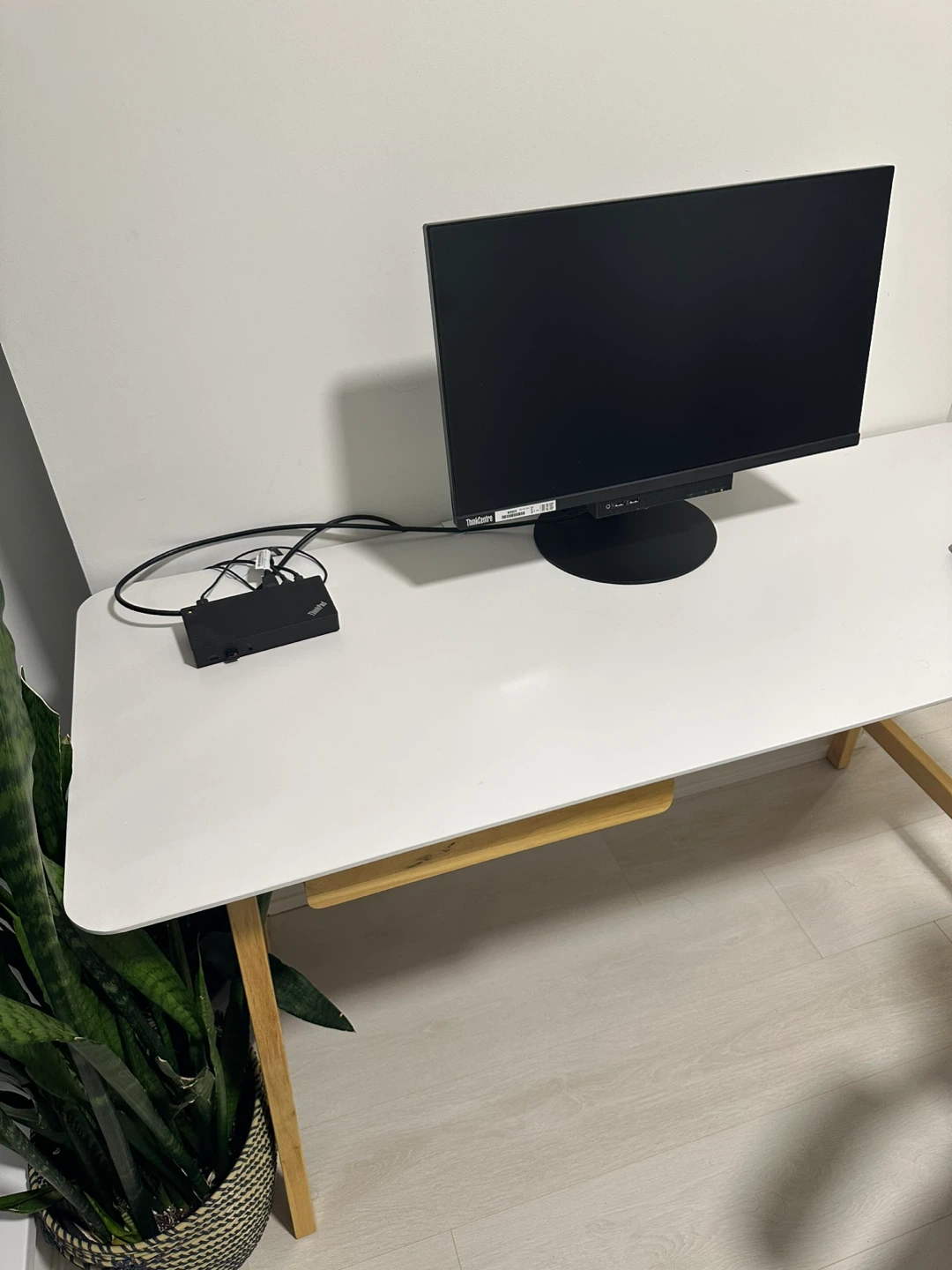 White Desk & Black Office Chair - photo 2