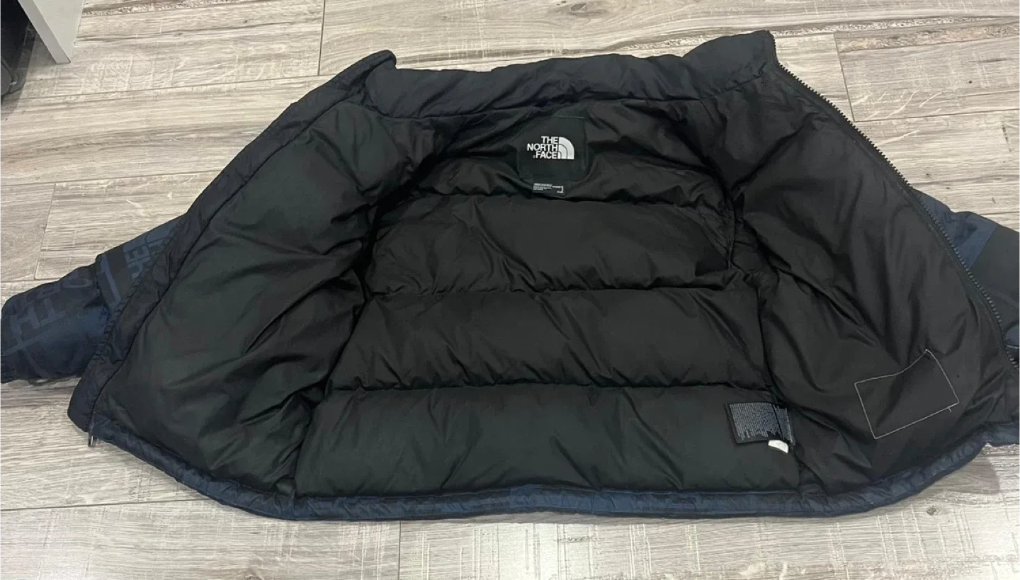The North Face Puffer Jacket - Teen Unisex Size S (7/8) image indicator(3)
