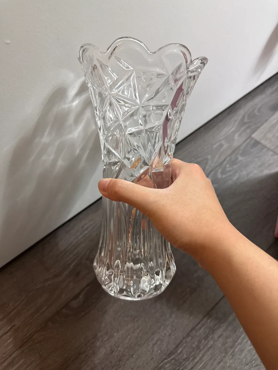 🥕Brand new Encapsulated Elegance Flower Vase thumbnail