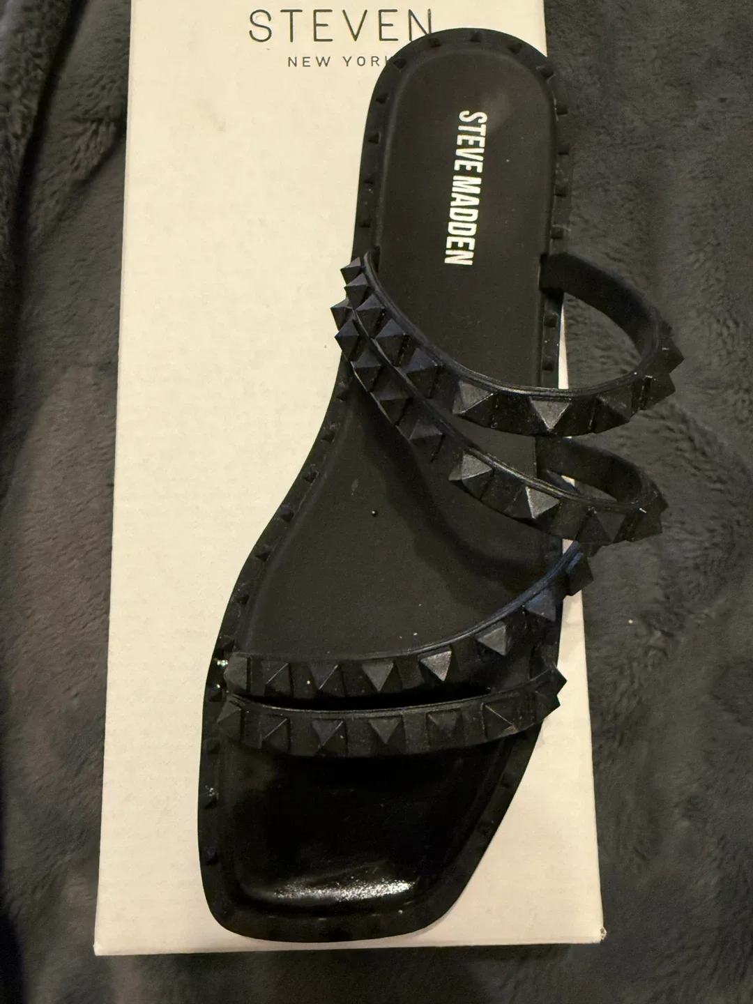 Steve Madden Black Studded Sandals - Size 7 image indicator(2)