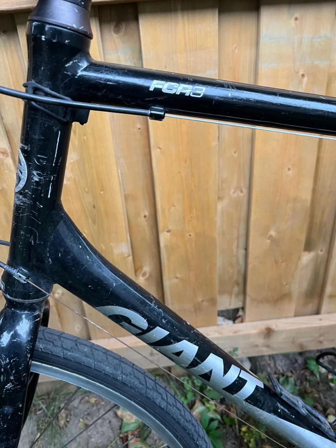 Black & Silver Giant FCR3 Hybrid Bicycle image indicator(2)