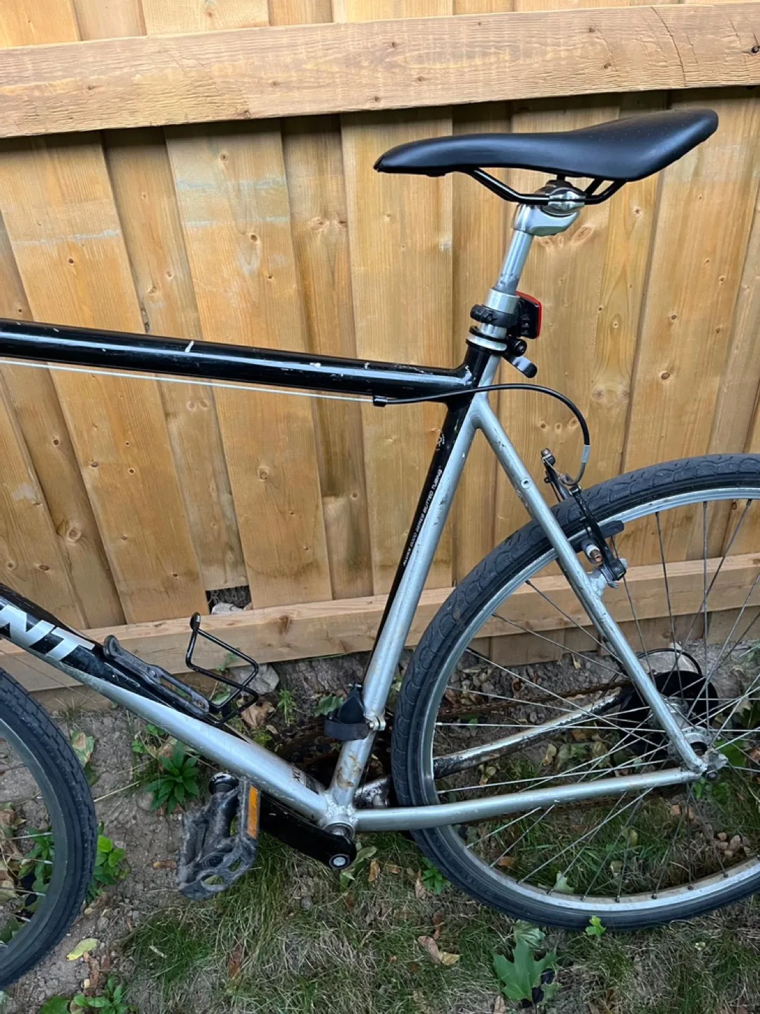 Black & Silver Giant FCR3 Hybrid Bicycle image indicator(6)