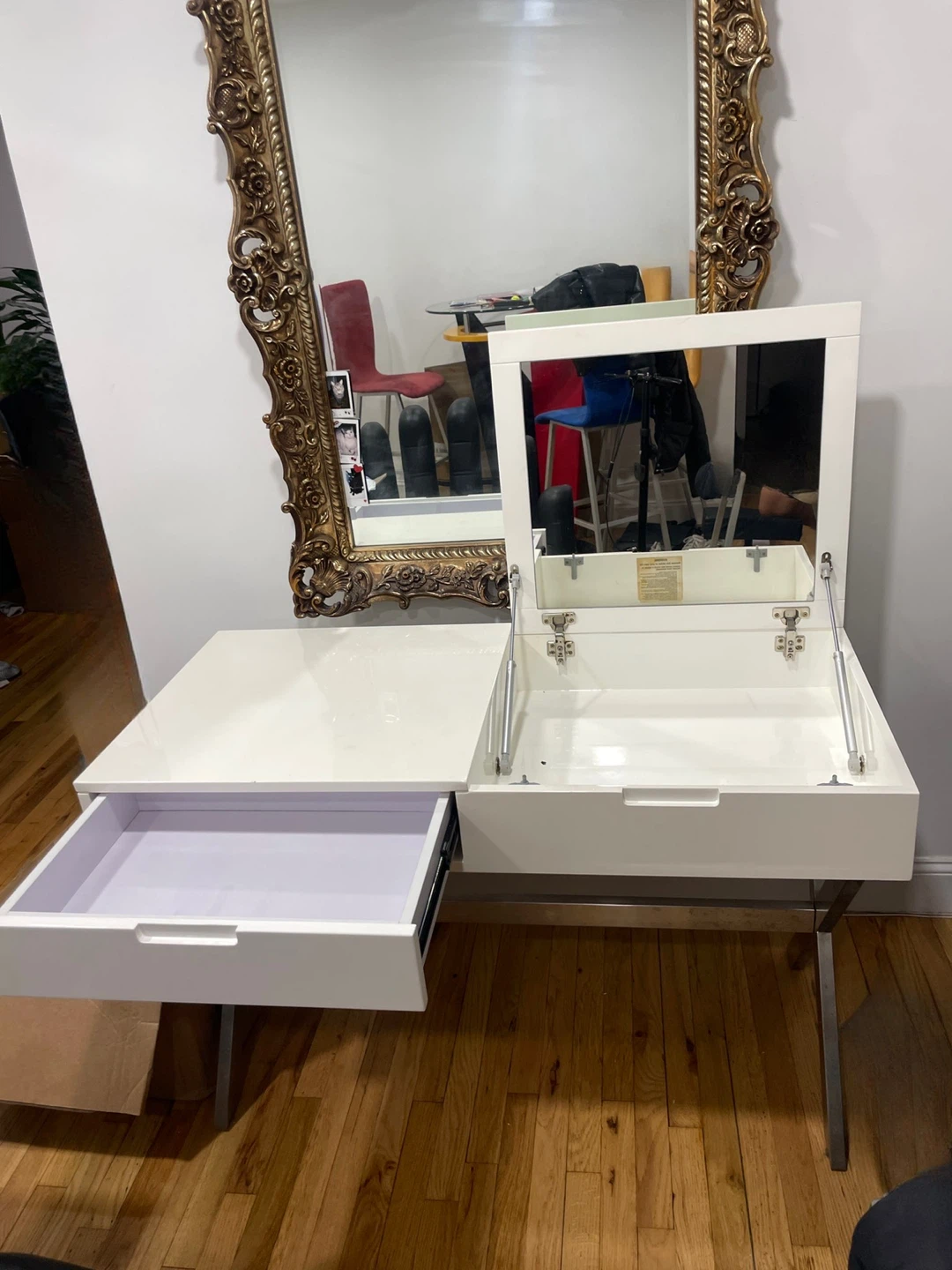 White Vanity Desk with Mirror