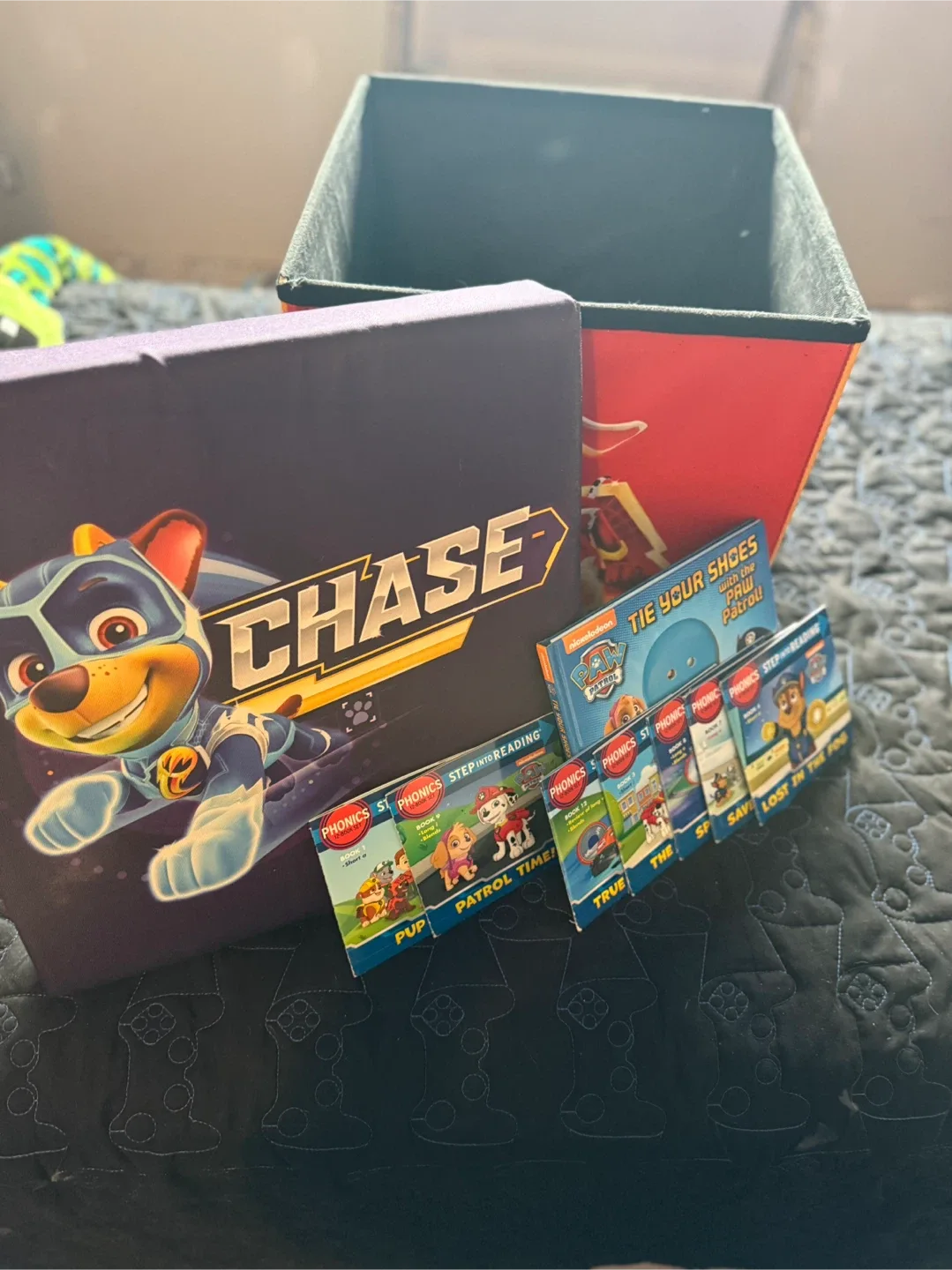 Paw Patrol Chase Storage Box & Phonics Reading Books thumbnail