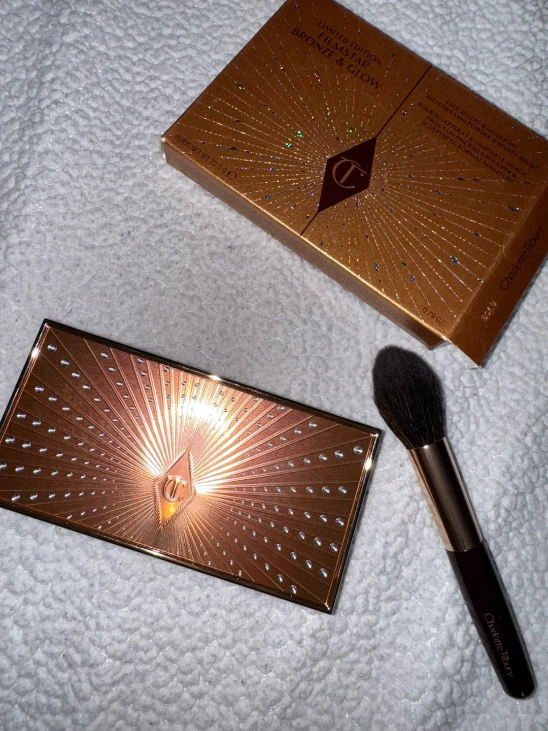 Charlotte Tilbury Filmstar Bronze & Glow Palette image indicator(5)