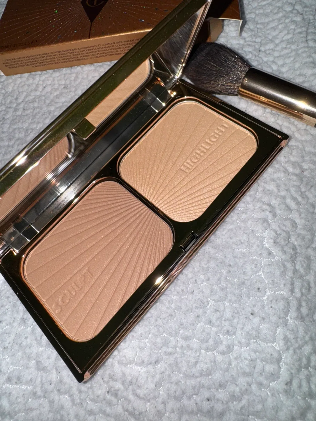 Charlotte Tilbury Filmstar Bronze & Glow Palette image indicator(4)