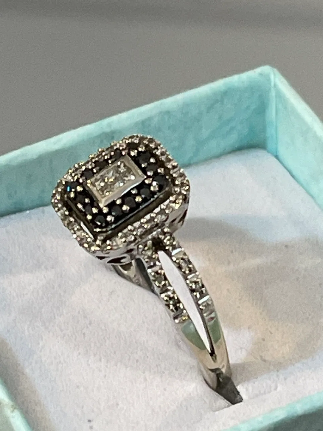 Diamond & Black authentic diamond Ring image indicator(2)