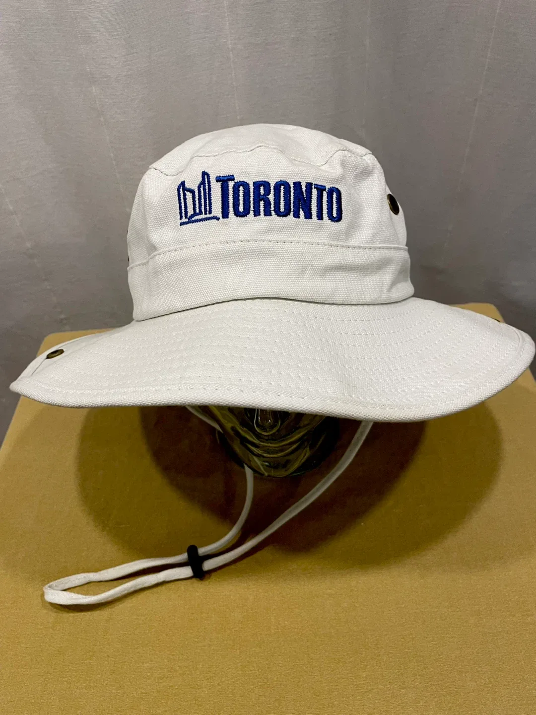 Toronto Bucket Hat - White thumbnail