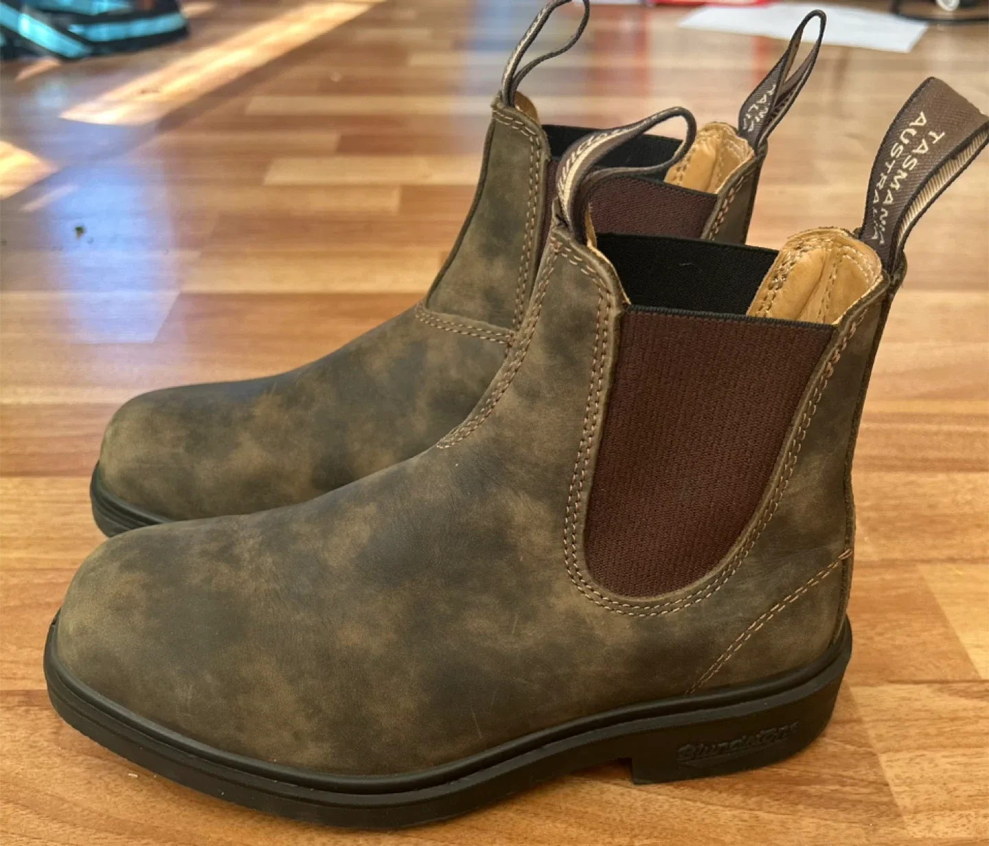 Blundstone 585 Rustic Brown Chelsea Boots, US 6