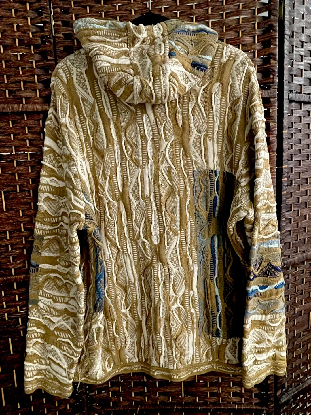 Authentic RARE Vintage Coogi Australia 3D Knit Hoodie – Size XL image indicator(4)