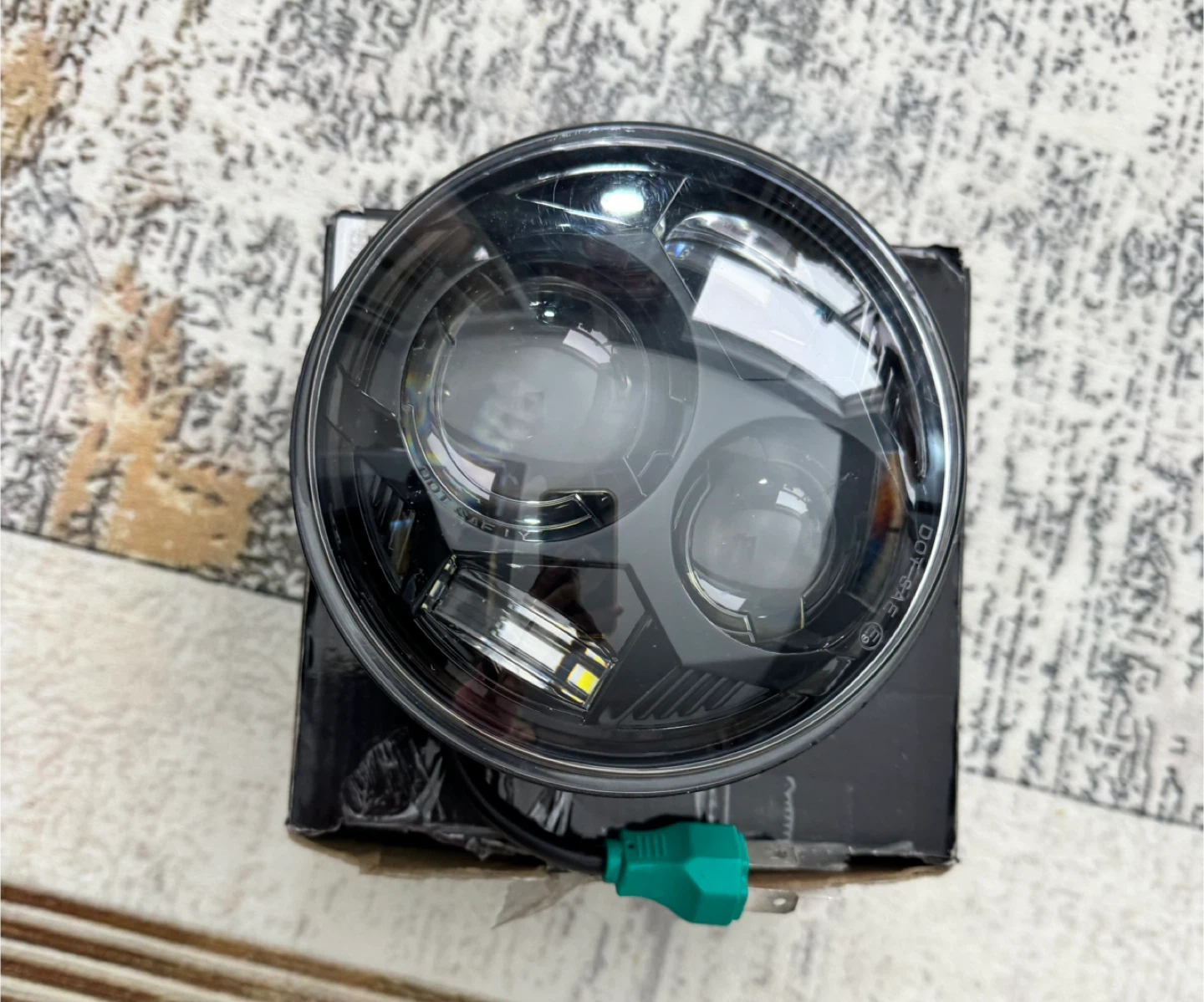 5.75 Inch Round LED Headlight - photo 3