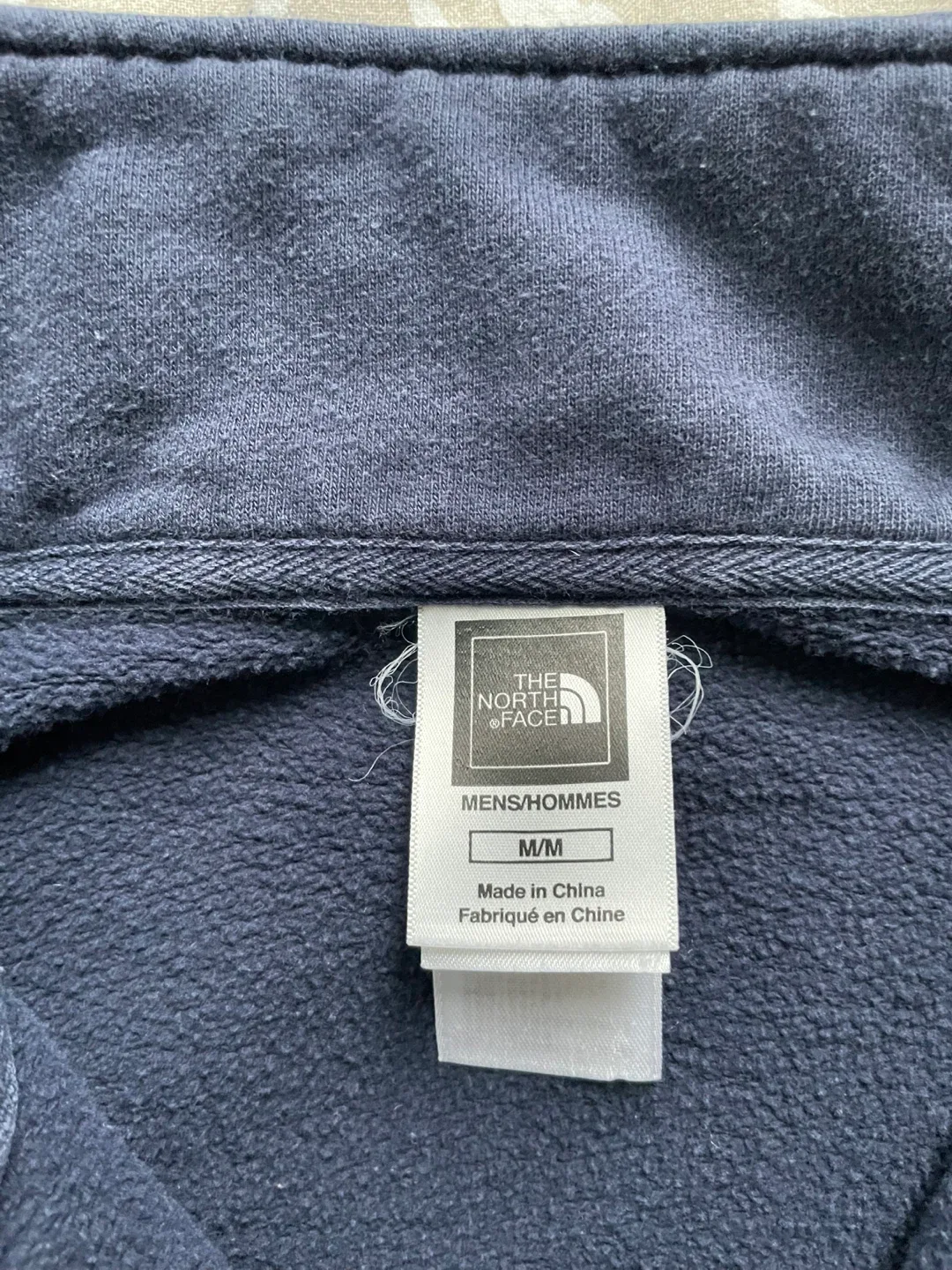 The North Face Pullover Men's Medium image indicator(3)