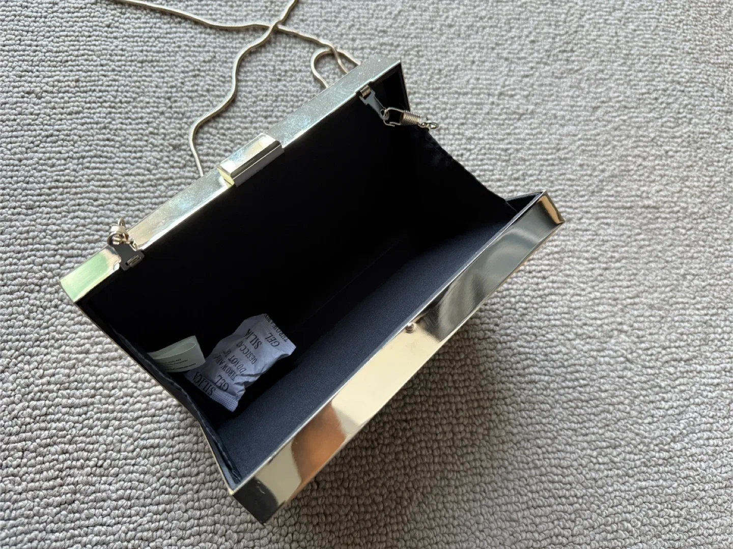 Gold & Black Clutch Purse image indicator(3)