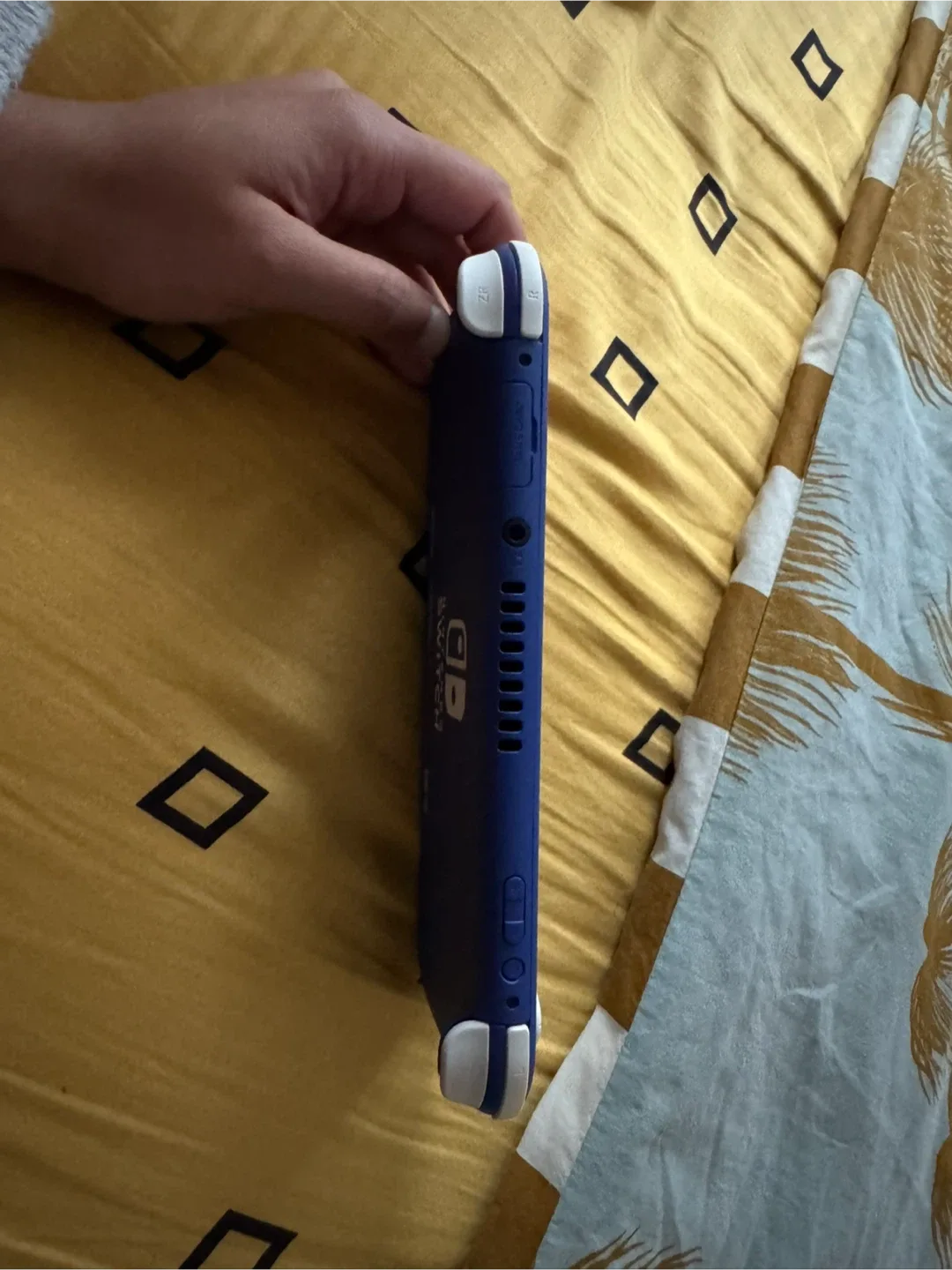 Nintendo Switch Lite - Blue image indicator(3)