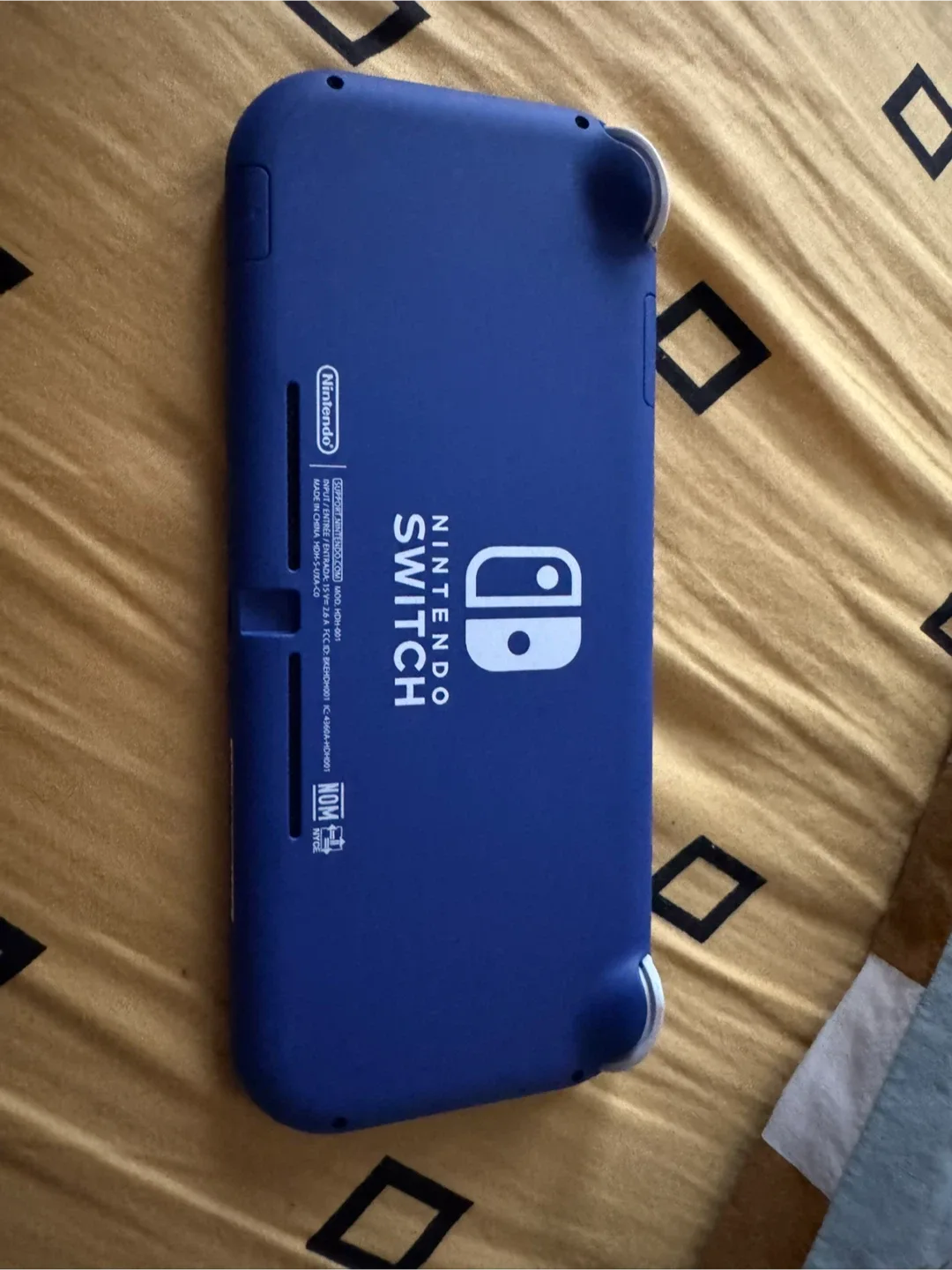 Nintendo Switch Lite - Blue image indicator(2)