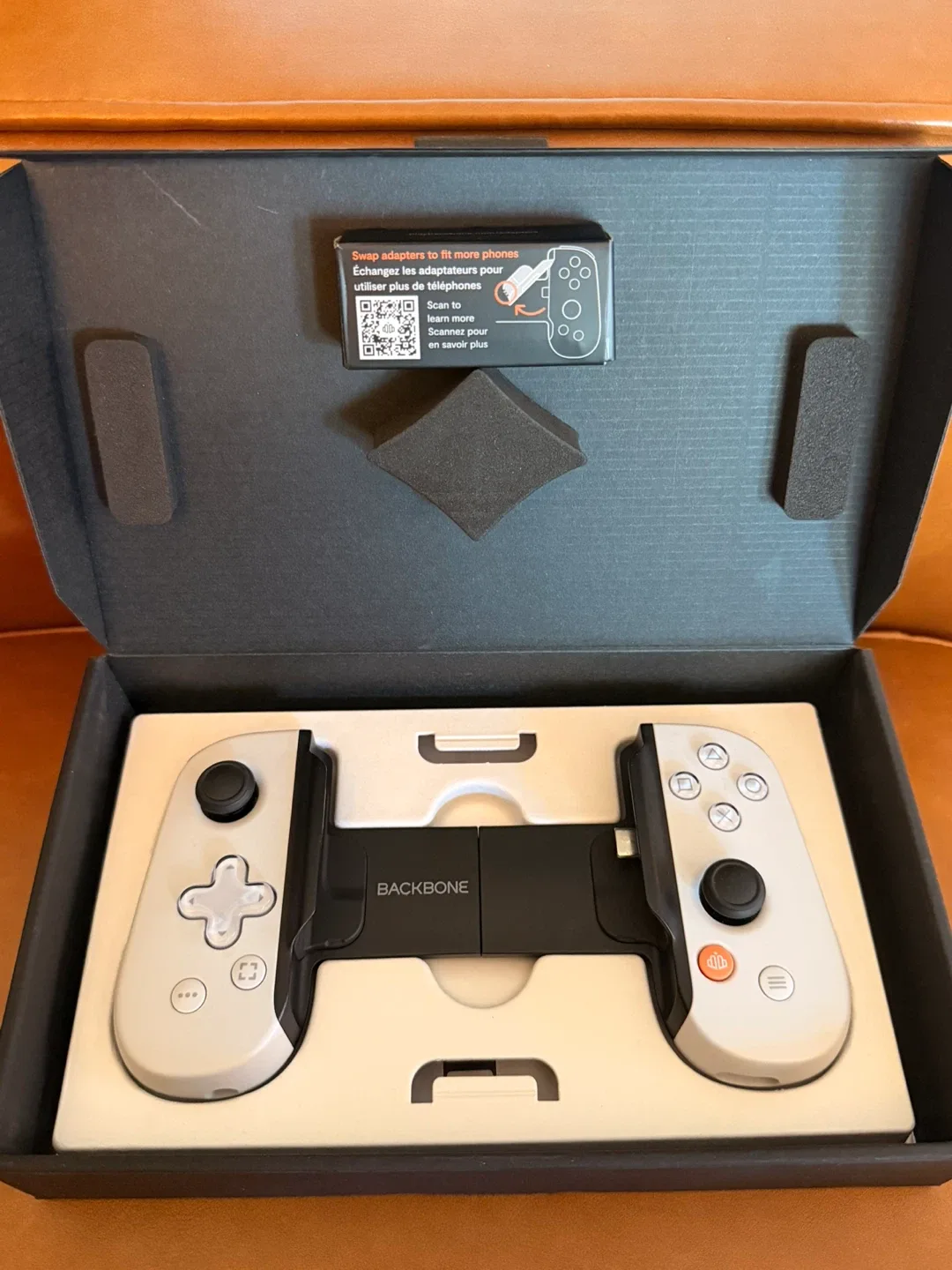 Backbone One Mobile Gaming Controller C type 2nd gen image indicator(3)