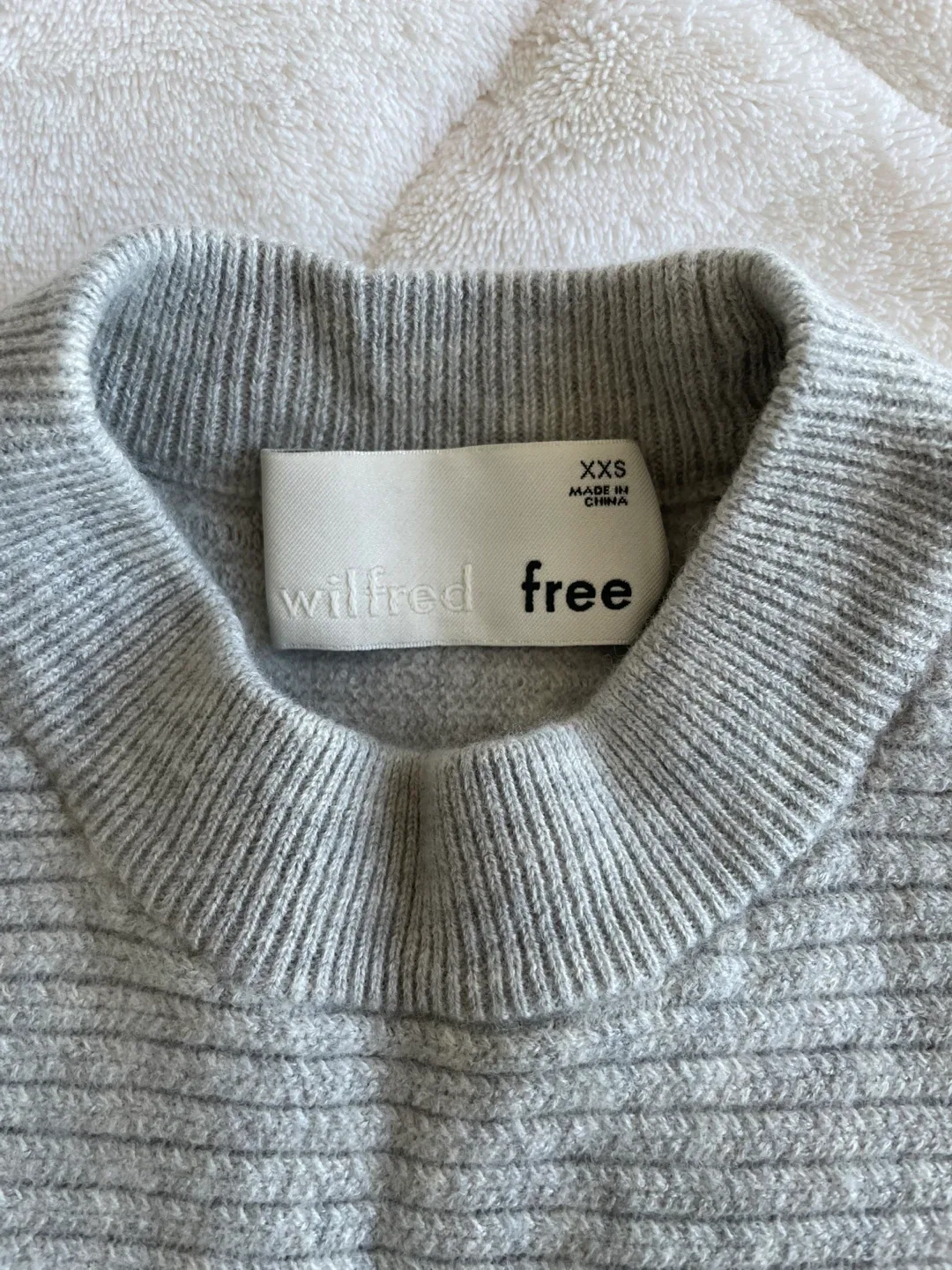 Wilfred Free Cropped top sweater image indicator(2)