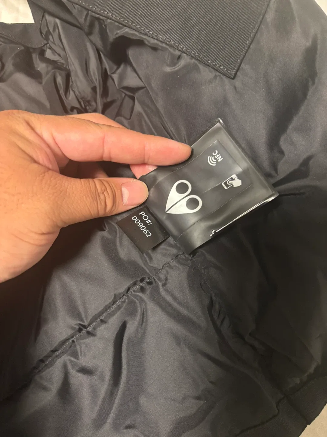 Moose Knuckles Original Black Vest, Size XXL NEW image indicator(5)