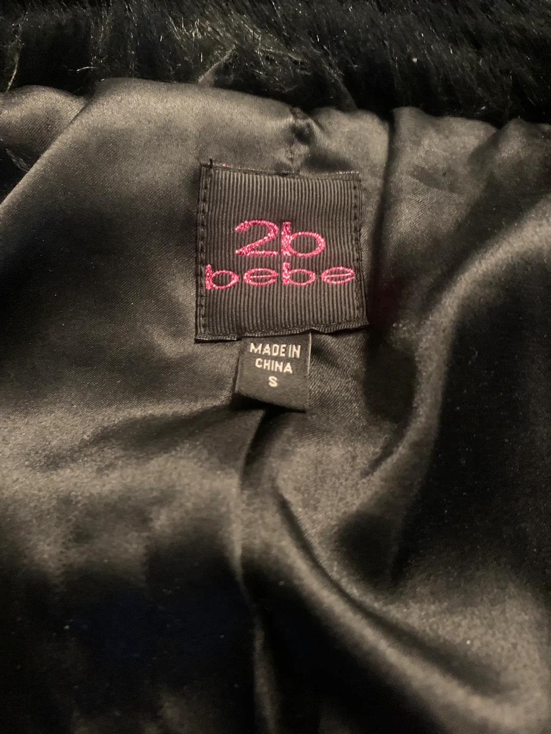 2b Bebe Black Quilted Faux Fur Trim Jacket - Size S image indicator(3)