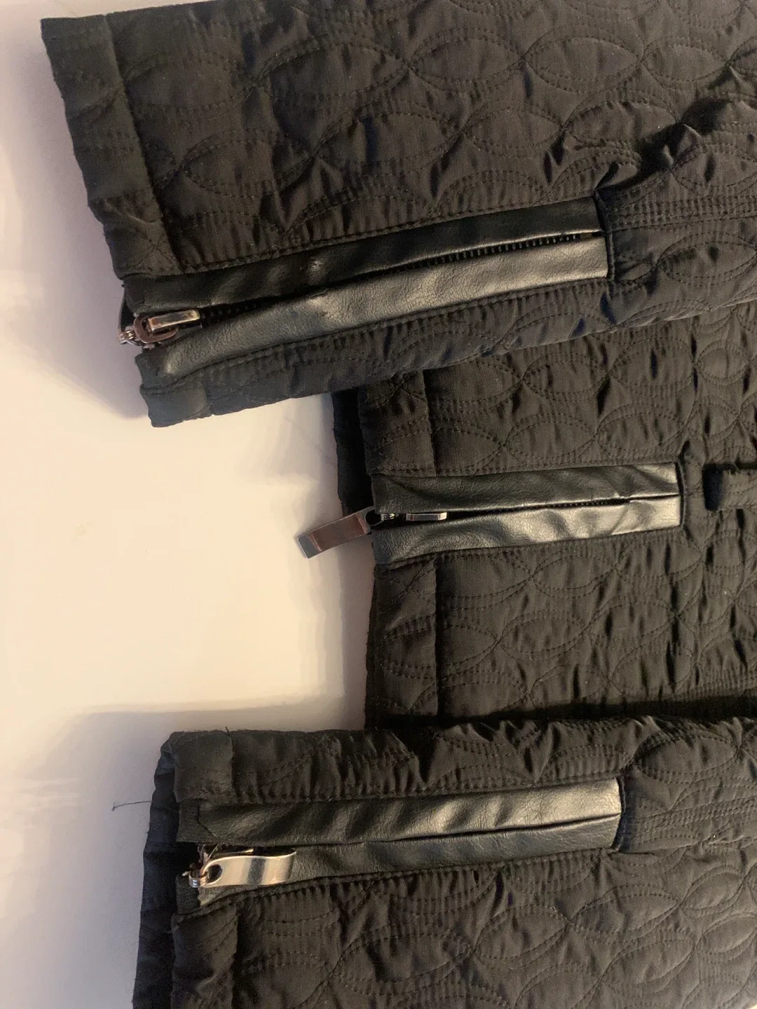 2b Bebe Black Quilted Faux Fur Trim Jacket - Size S image indicator(6)