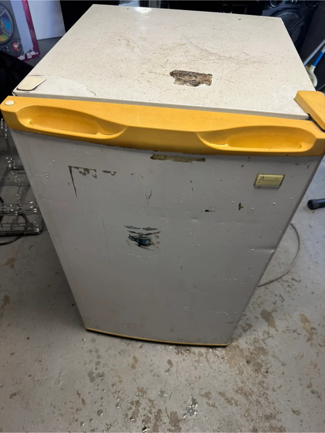 Avanti Compact Refrigerator - Used
