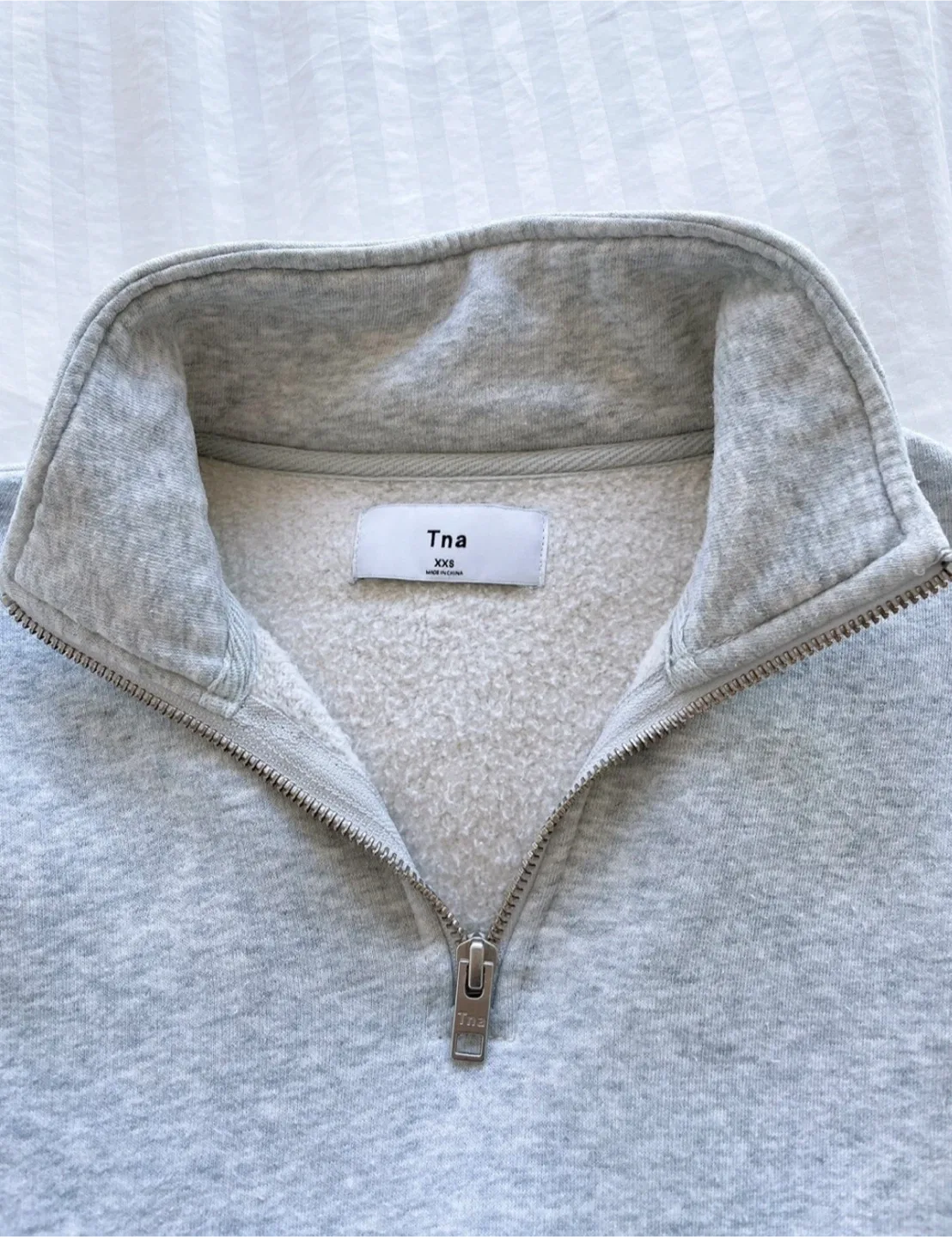 TNA Cropped Sweatshirt image indicator(2)