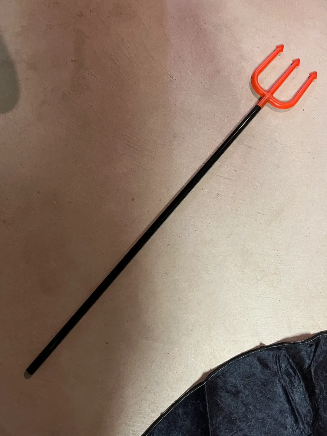 New Devil's Pitchfork Halloween Costume Prop image indicator(2)