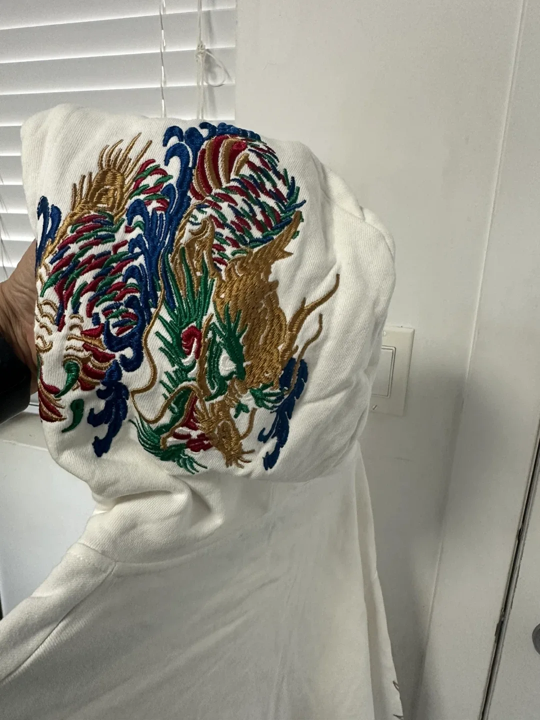 White Dragon Embroidered Hoodie - Size L image indicator(6)