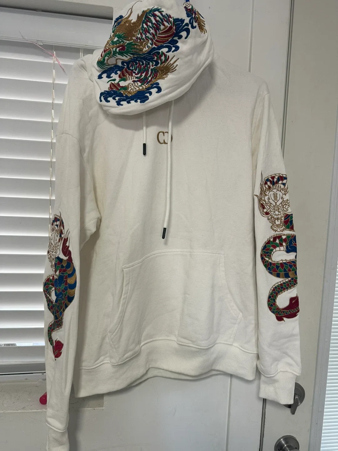 White Dragon Embroidered Hoodie - Size L image indicator(10)