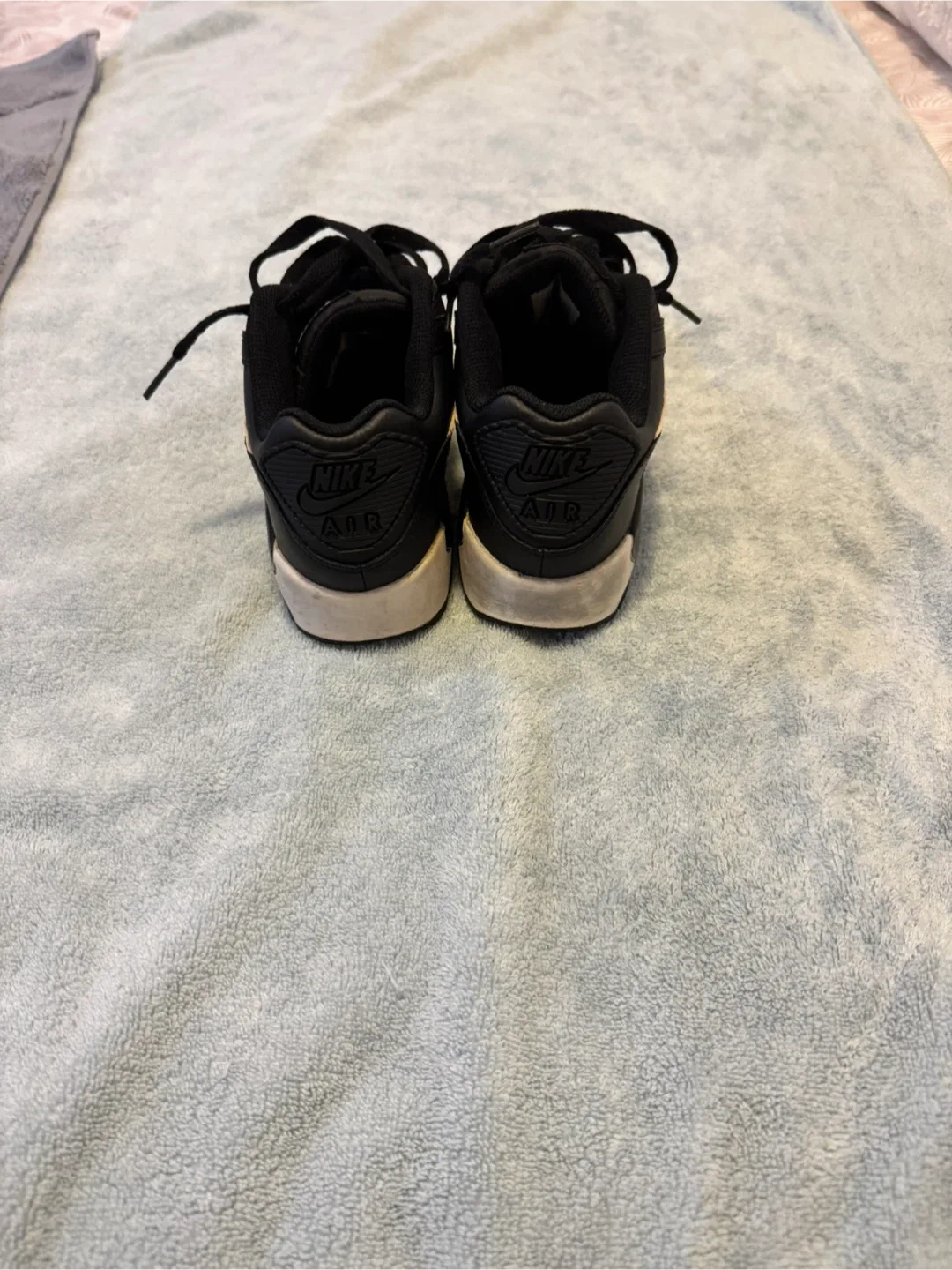 Nike Air Max 90 - Youth Size 5Y - Black image indicator(3)