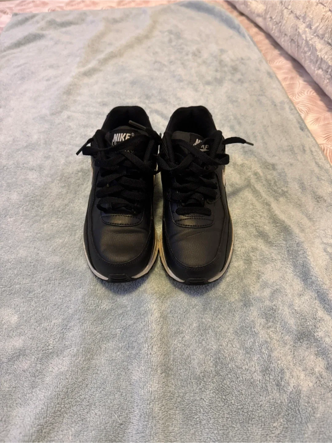 Nike Air Max 90 - Youth Size 5Y - Black image indicator(2)