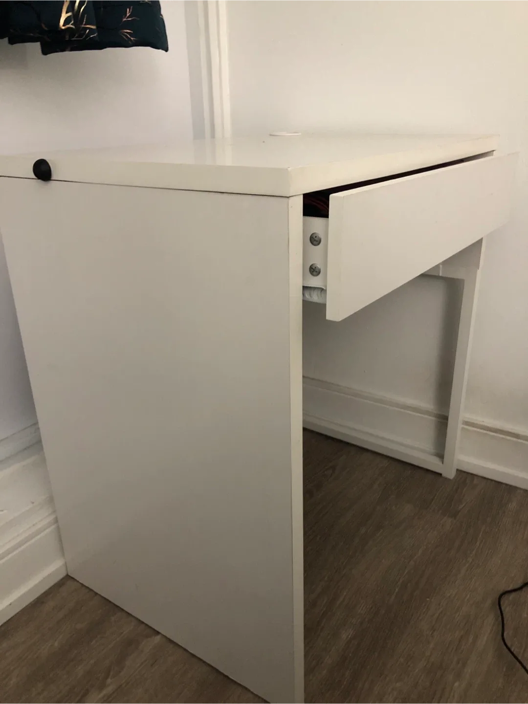 White Desk with Drawer image indicator(2)