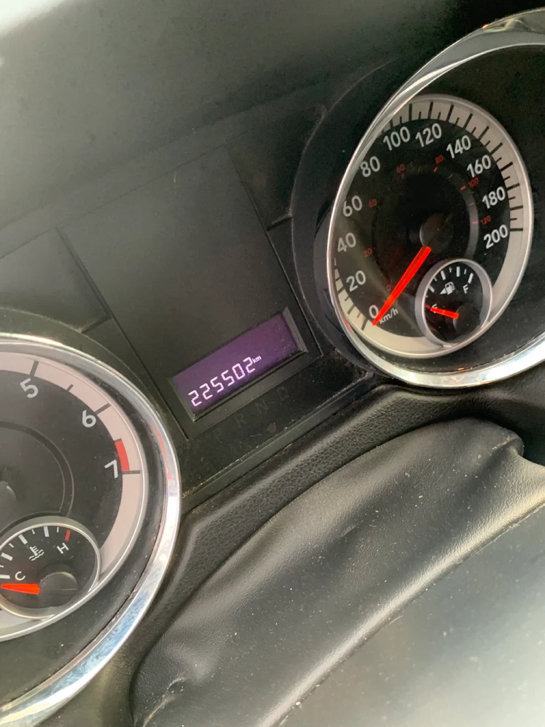 Silver Dodge Grand Caravan image indicator(7)