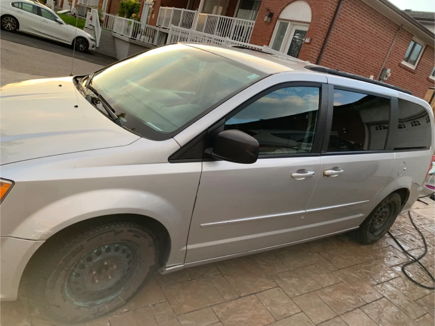 Silver Dodge Grand Caravan image indicator(5)