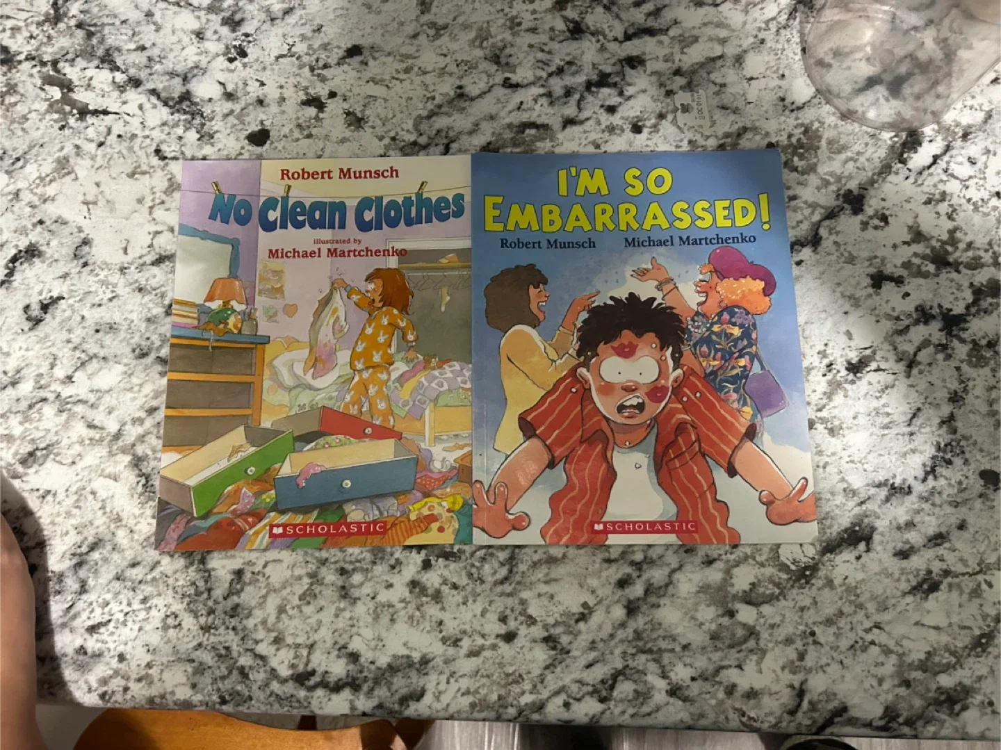 Robert Munsch Books thumbnail