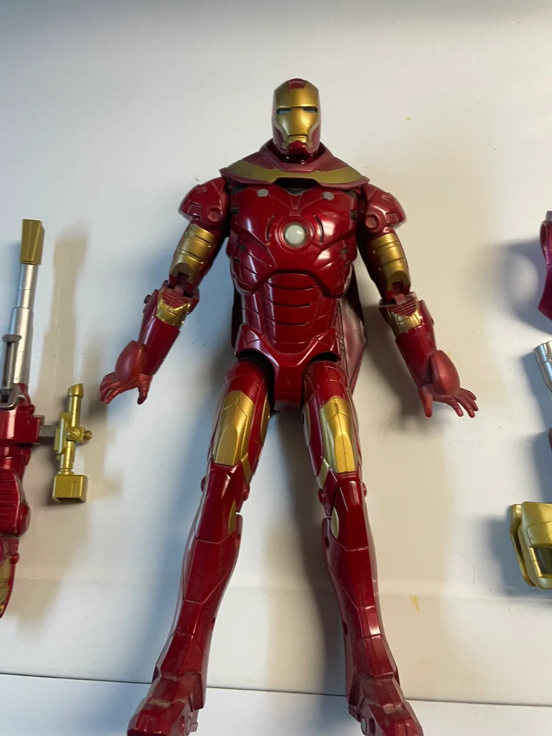 Diamond Select Iron Man Retro Gallery Statue with extra image indicator(6)