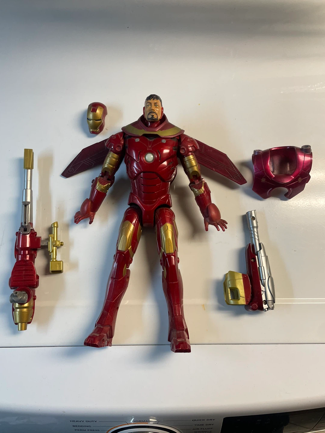 Diamond Select Iron Man Retro Gallery Statue with extra - photo 4
