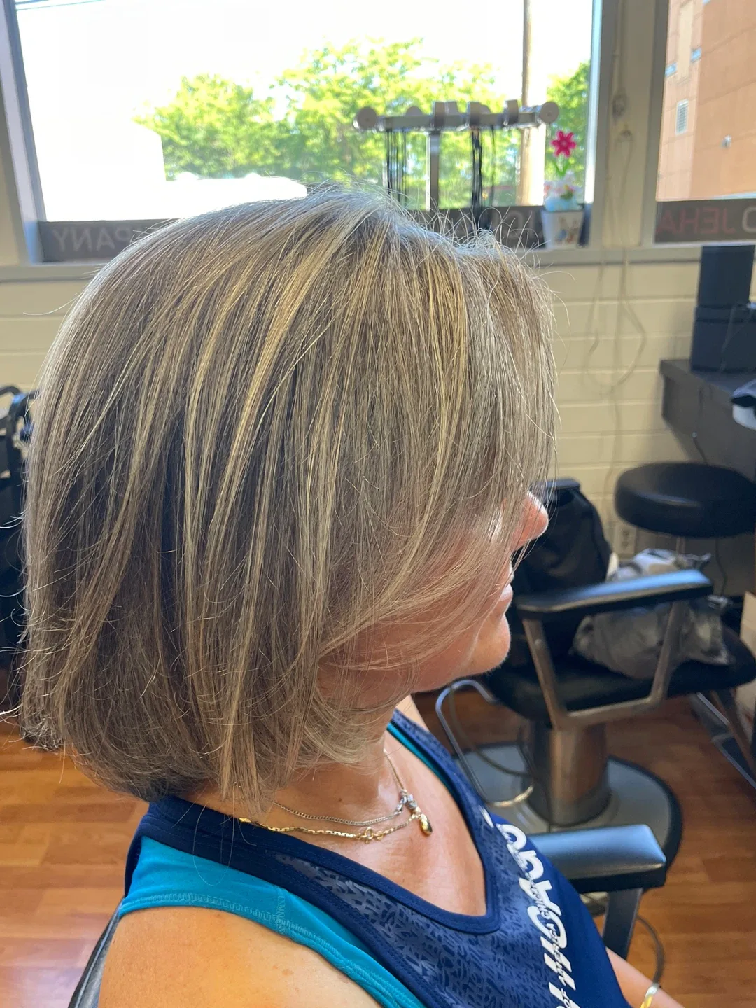 Ladies Haircut image indicator(3)