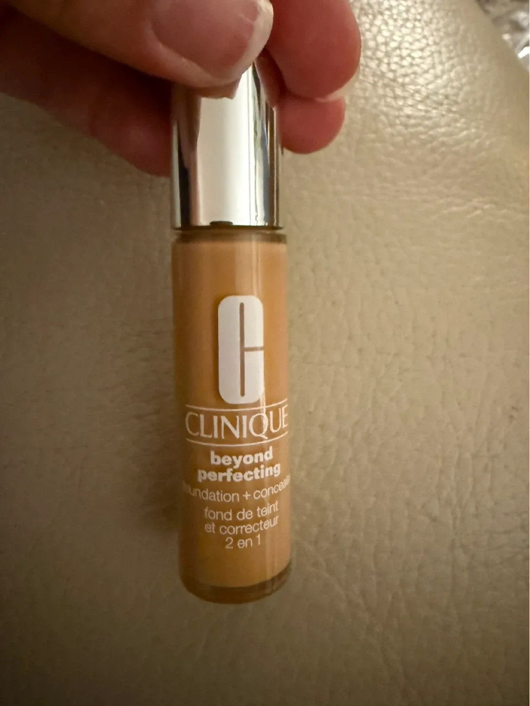 Clinique Beyond Perfecting Foundation + Concealer WN 56 Cashew image indicator(2)