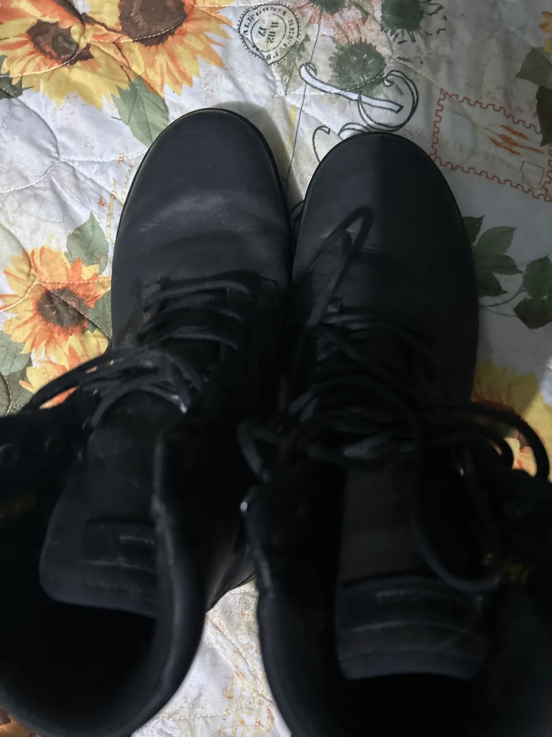 Dr. Martens Black Leather Boots US 8 image indicator(2)