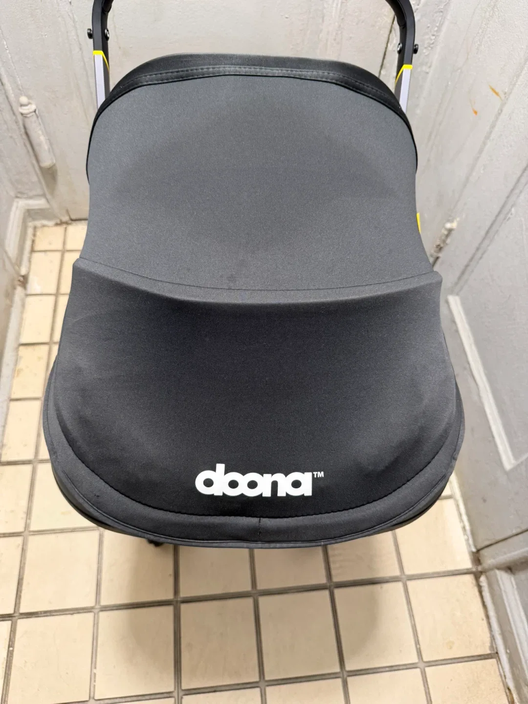 Doona Infant Car Seat/Stroller - Black image indicator(4)