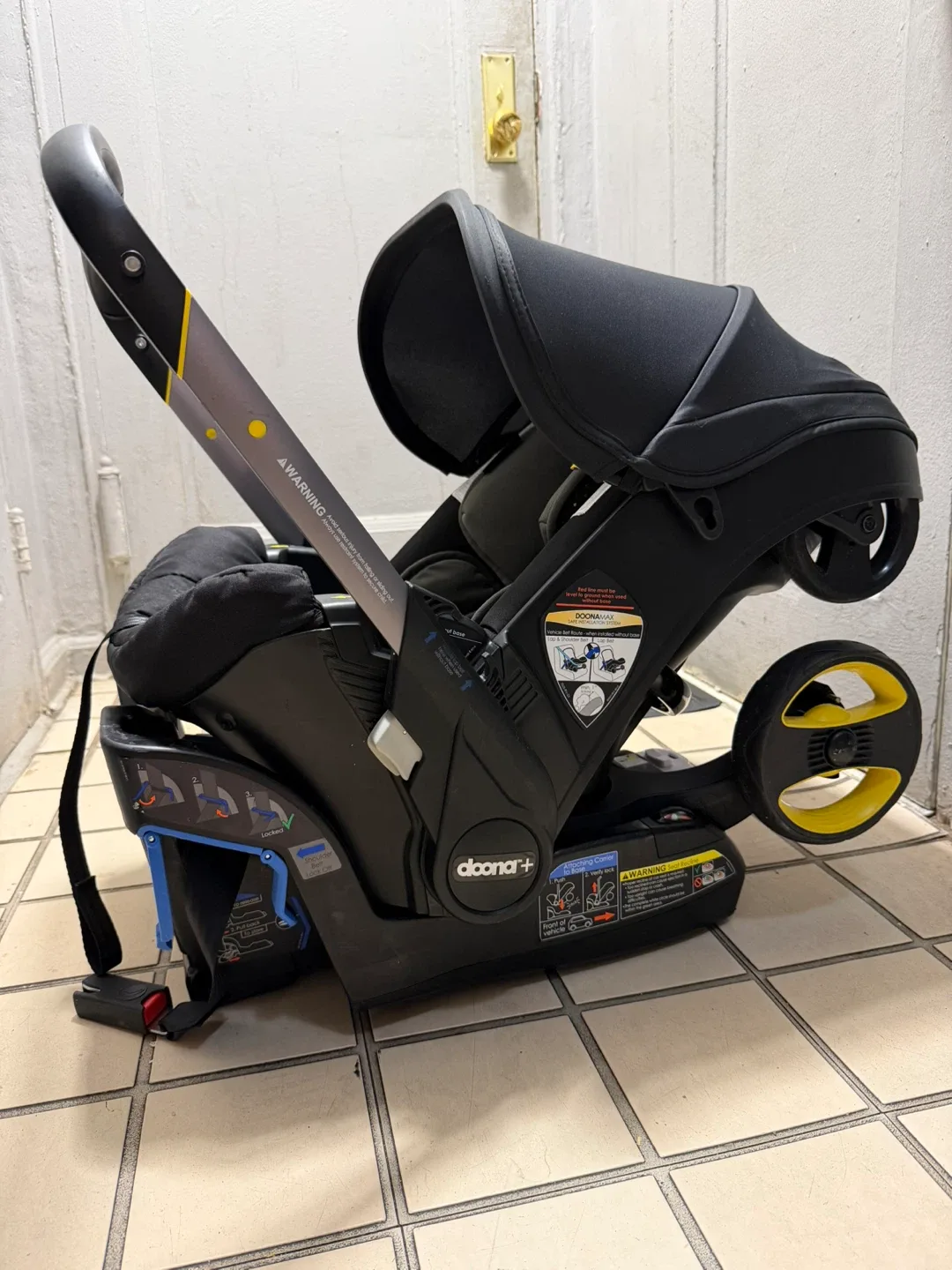 Doona Infant Car Seat/Stroller - Black image indicator(8)