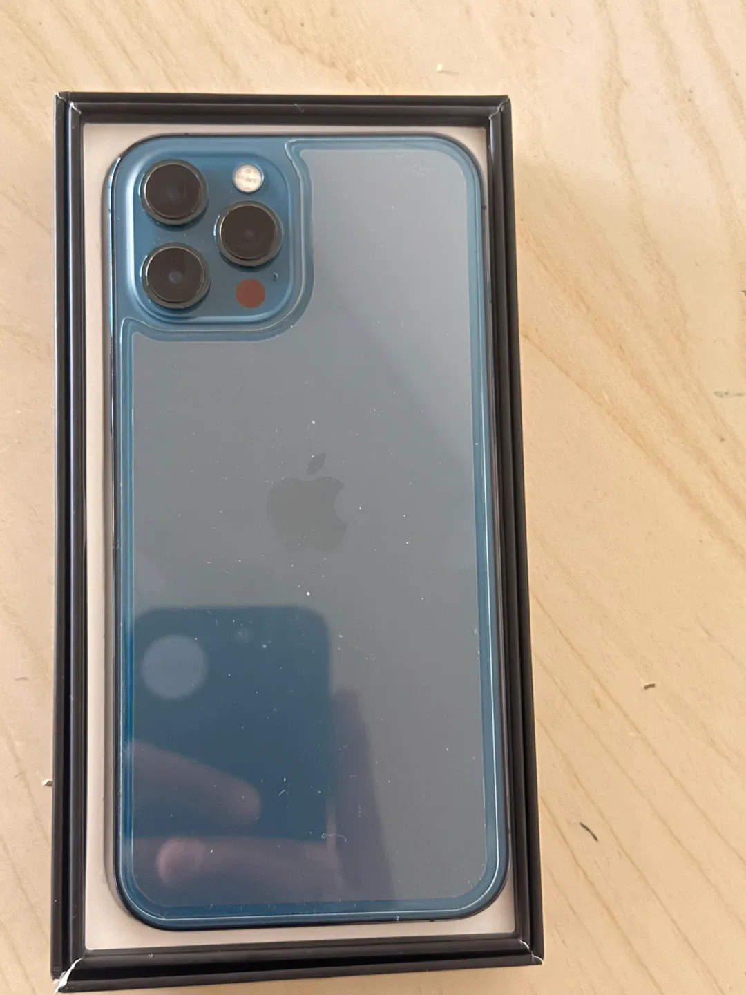 Apple iPhone 12 Pro Max 256GB - Excellent Condition! image indicator(3)