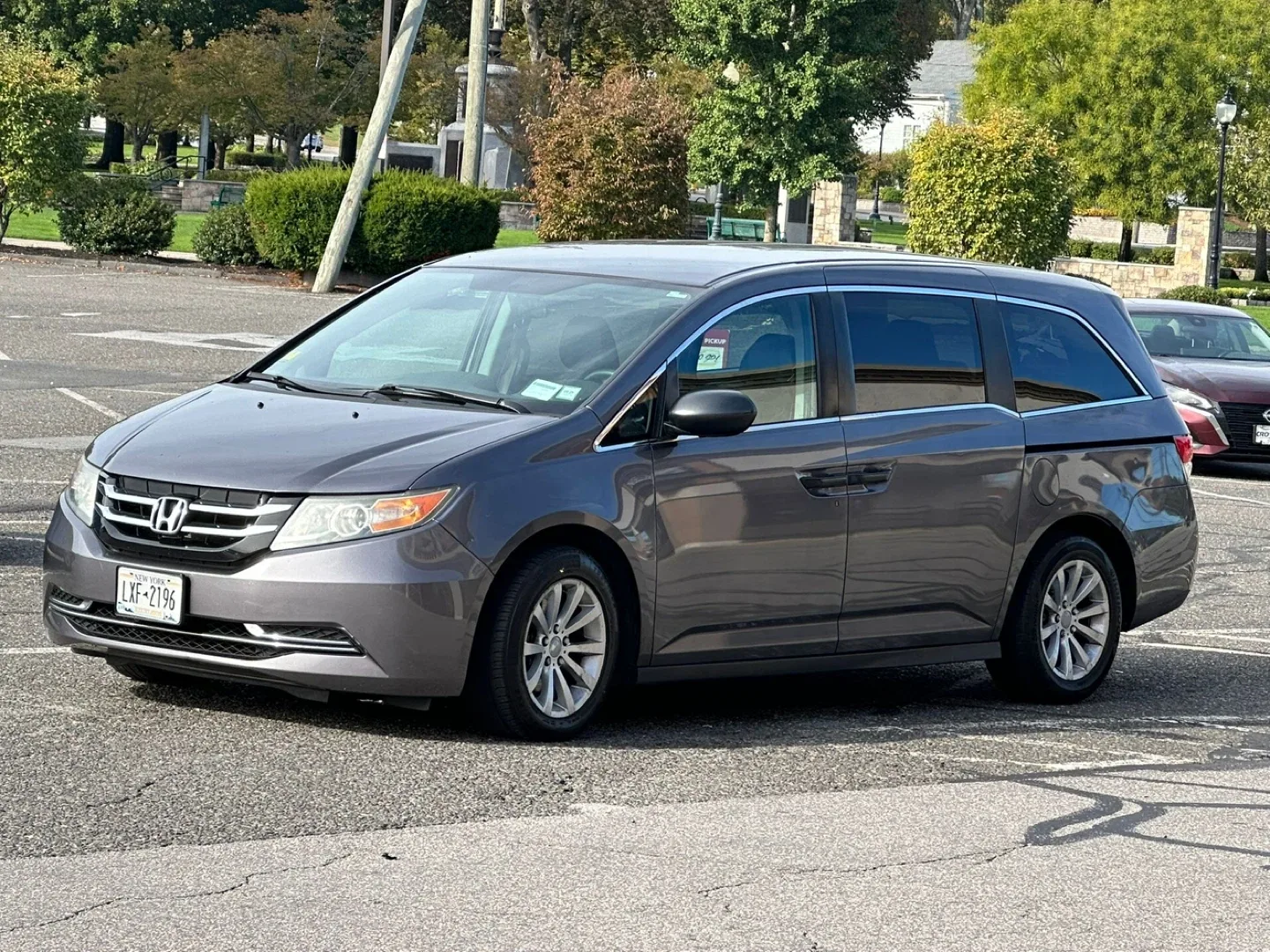 Honda Odyssey Minivan image indicator(4)