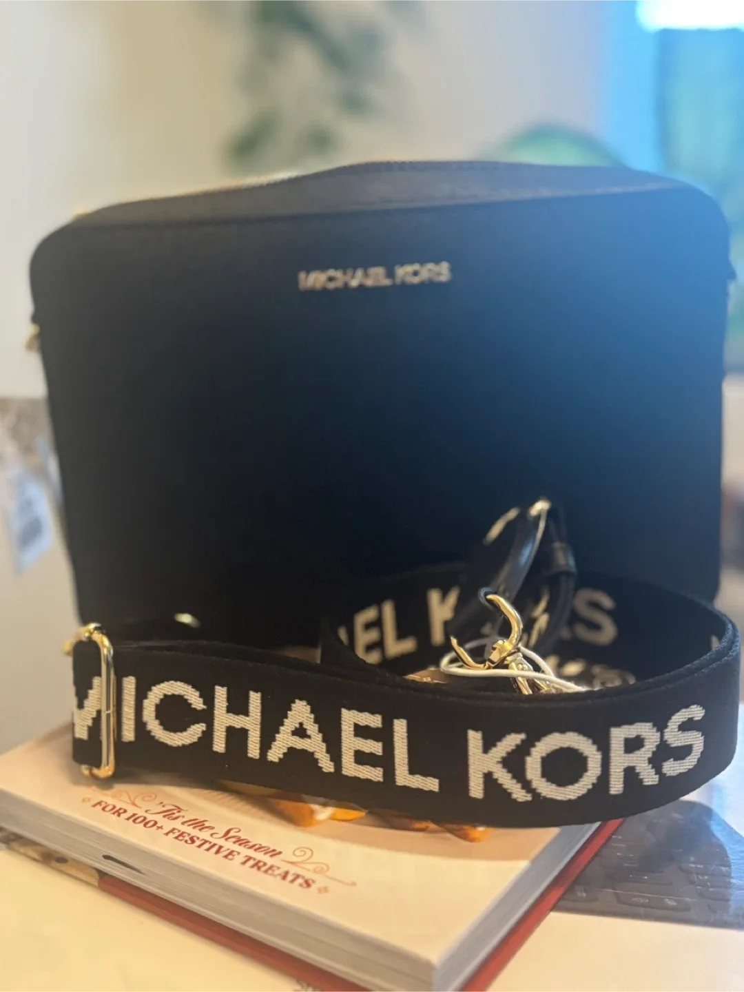New Michael Kors Black Crossbody Bag image indicator(2)