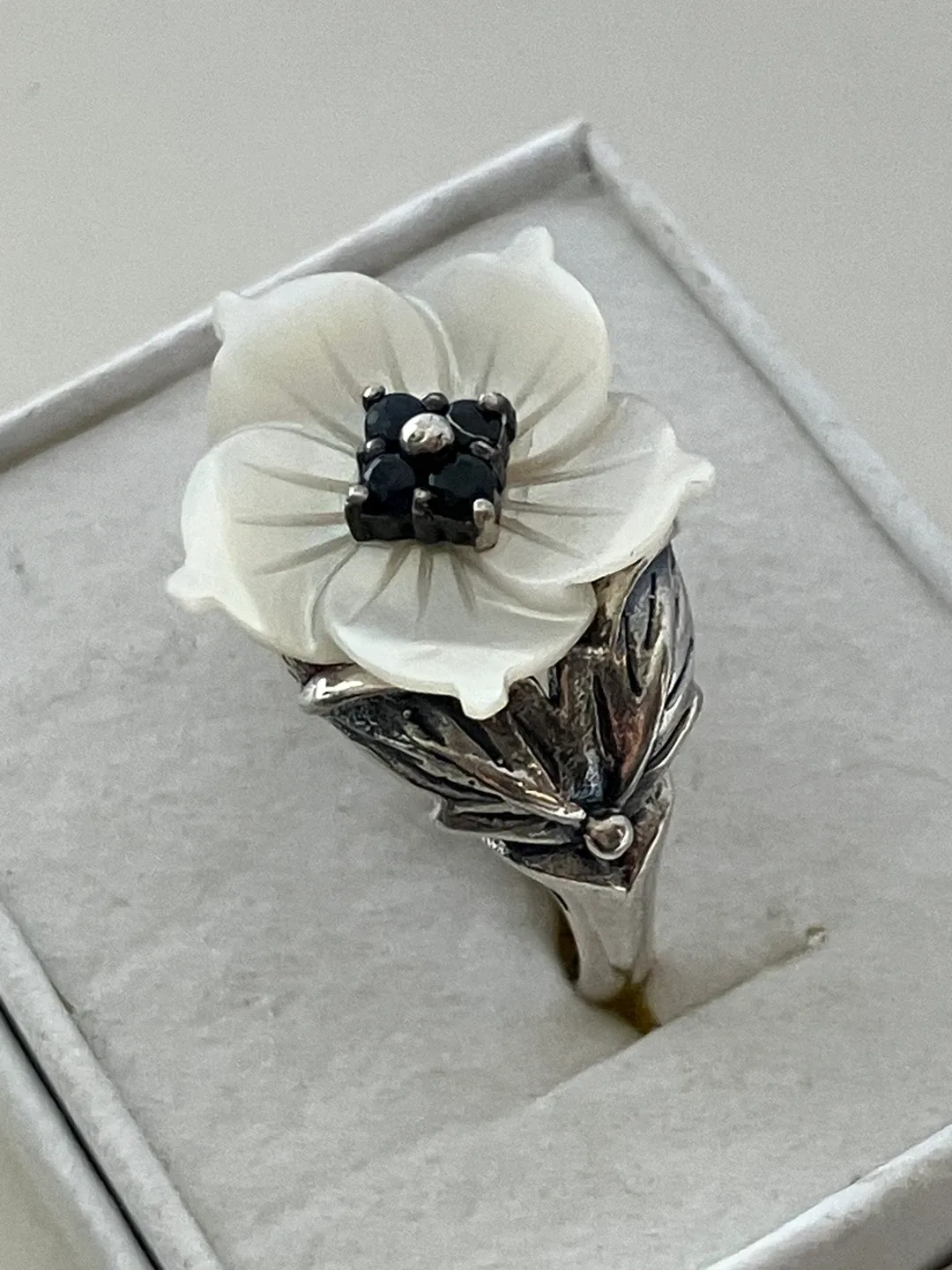 Mother of Pearl 925 Sterling Silver Flower Ring thumbnail