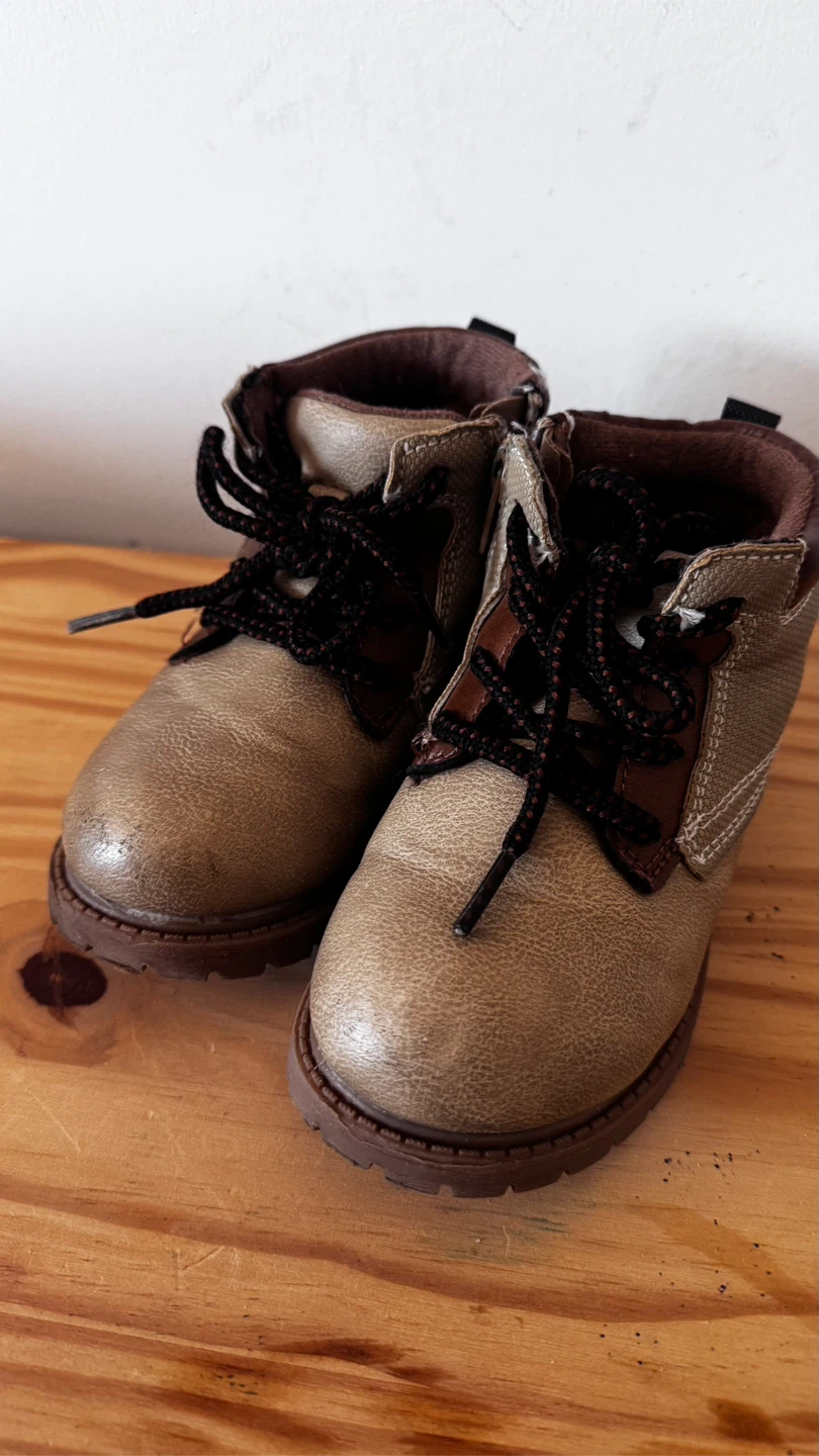 Carter's Size 9 Toddler Boots - photo 2